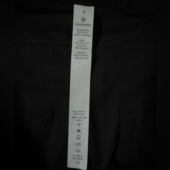 Lululemon women’s size 4 black cropped five-pocket trouser - Picture 6 of 6